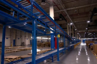 下坡输送到码垛区